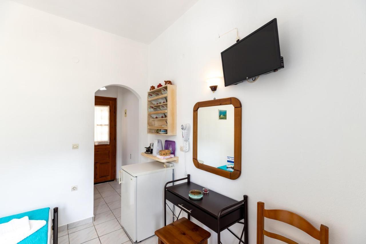 Peris Rooms Kamares  Luaran gambar